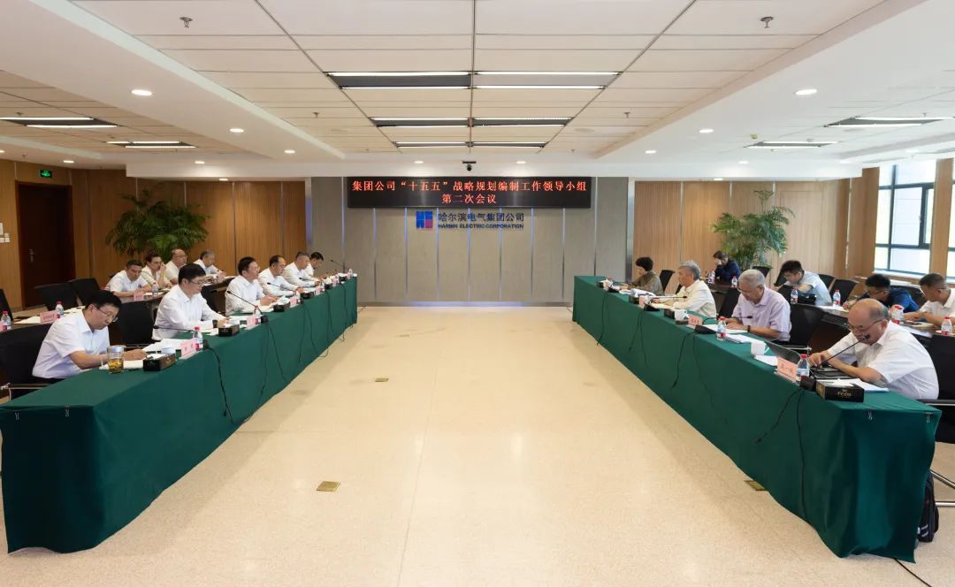 ED9993A4F76C89C1E266F8D6C67_40C5E281_1560B.jpg?e= ED9993A4F76C89C1E266F8D6C67_40C5E281_1560B.jpg?e=