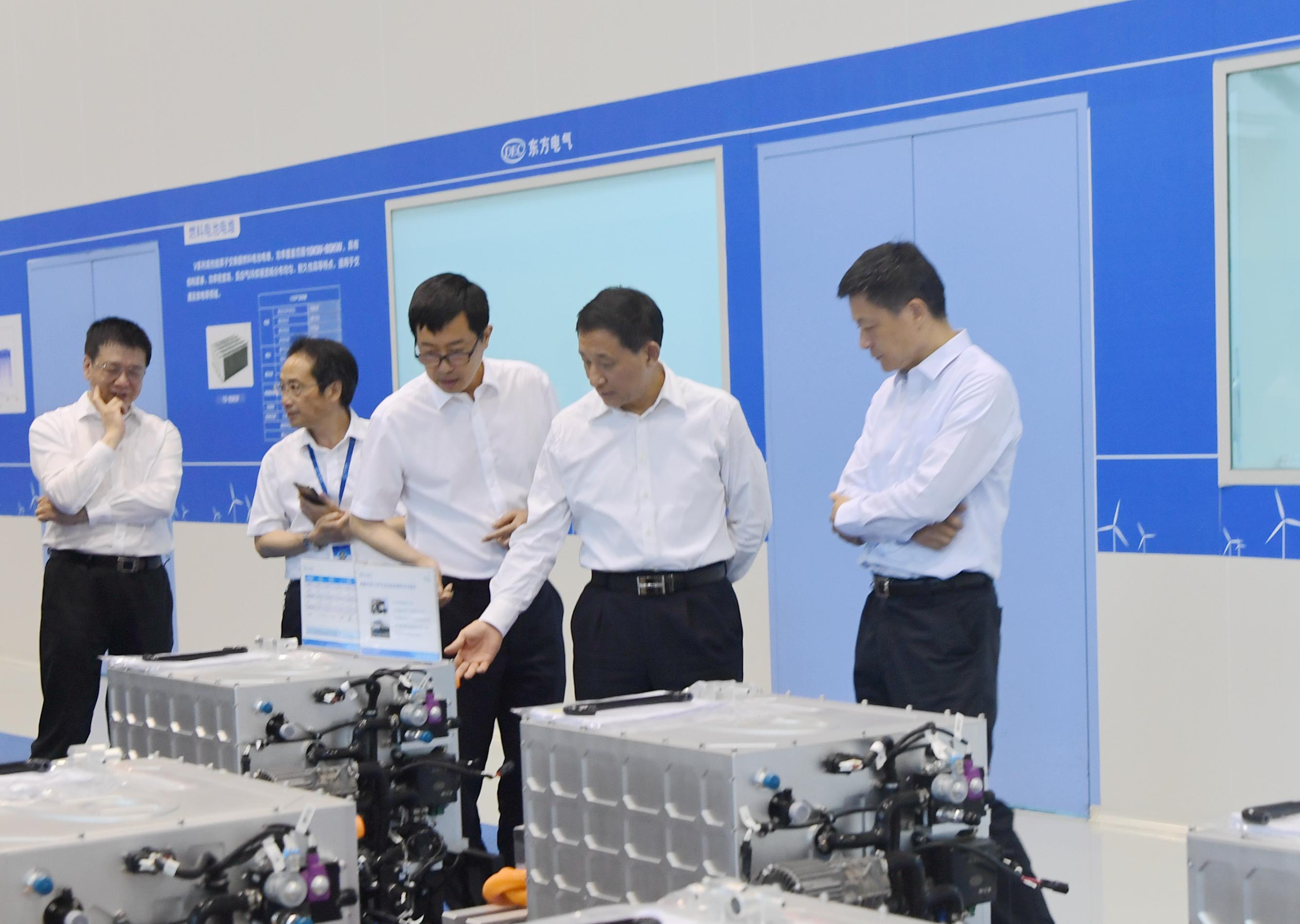 �����ڡ����ʡ����󡢹���ί�����鳤����ҵ����